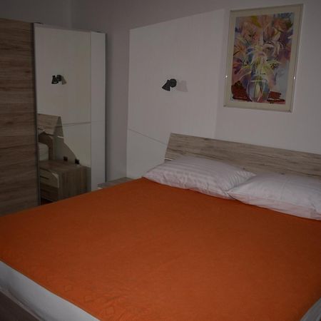 Apartment Faith Malinska Bagian luar foto