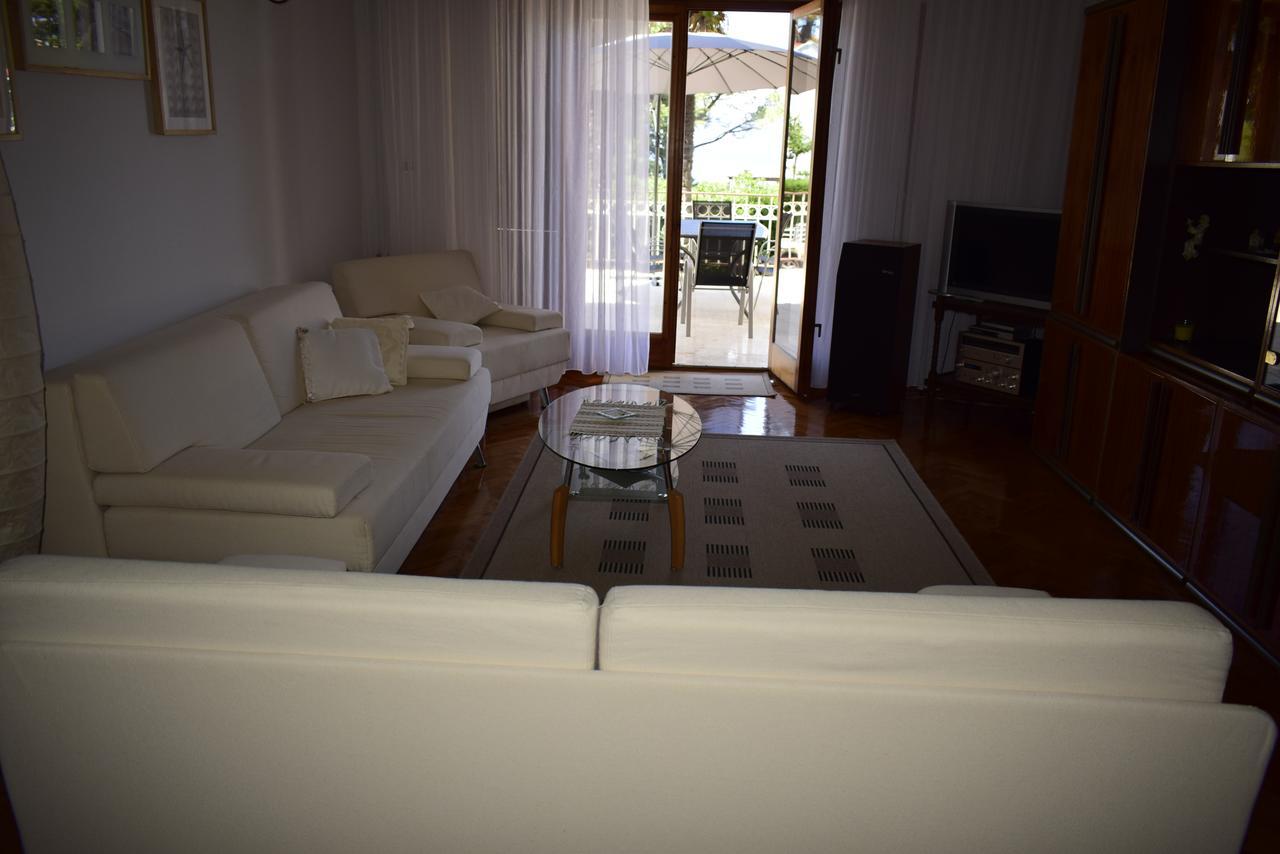 Apartment Faith Malinska Bagian luar foto