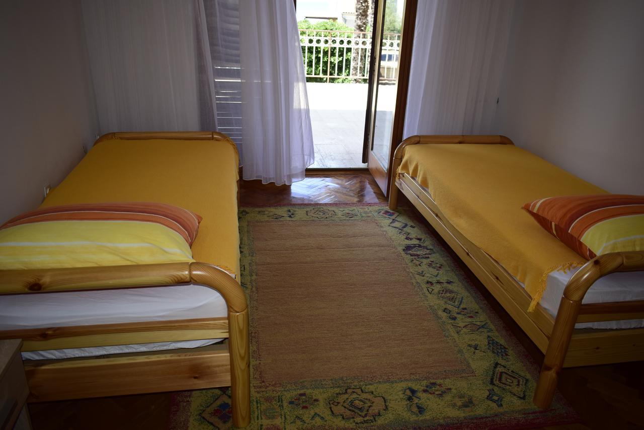 Apartment Faith Malinska Bagian luar foto