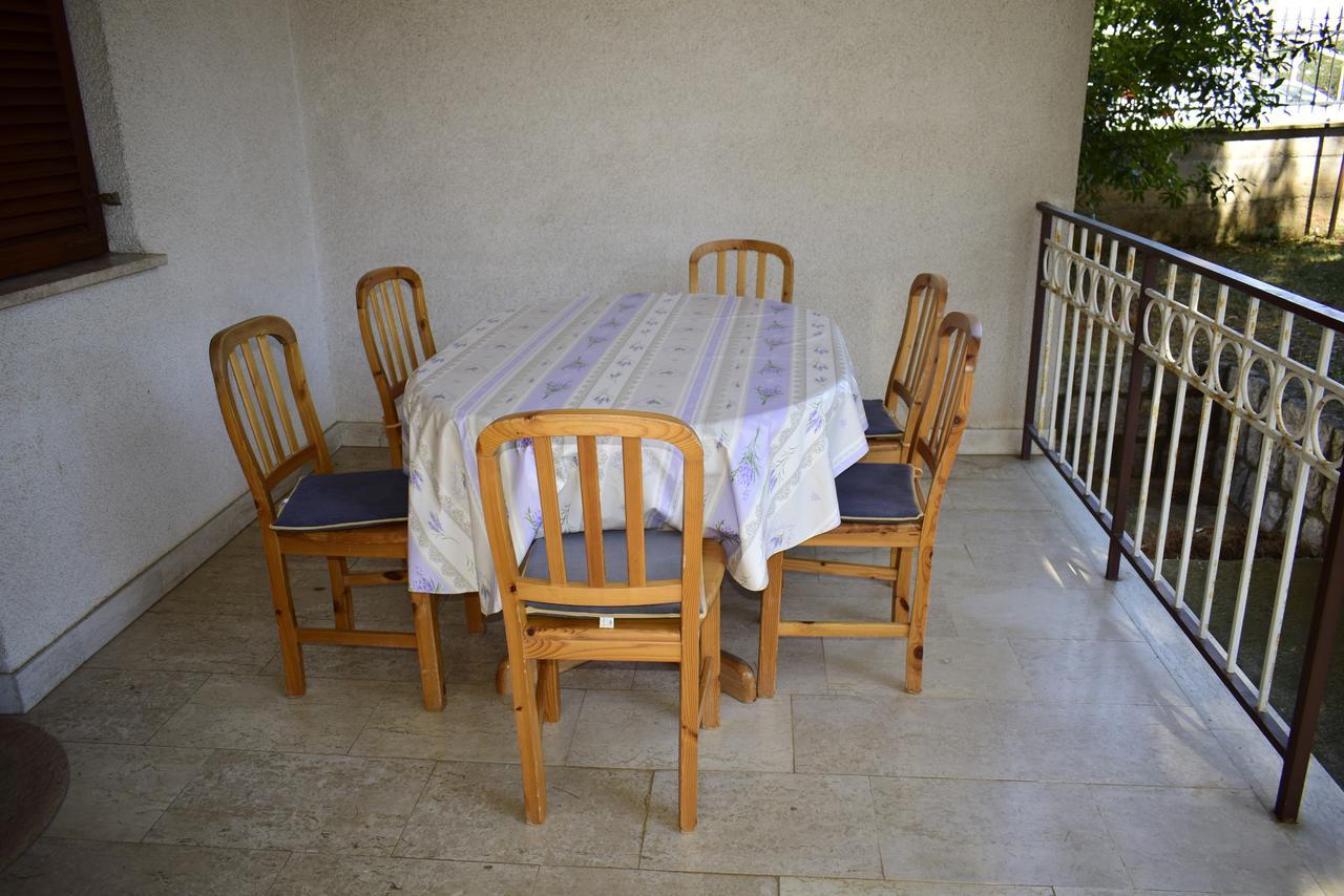 Apartment Faith Malinska Bagian luar foto
