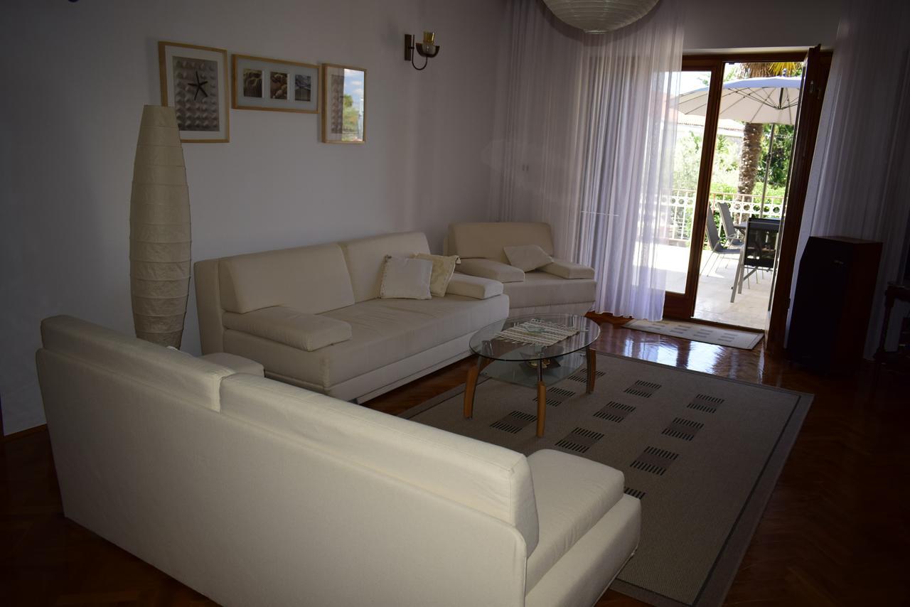 Apartment Faith Malinska Bagian luar foto