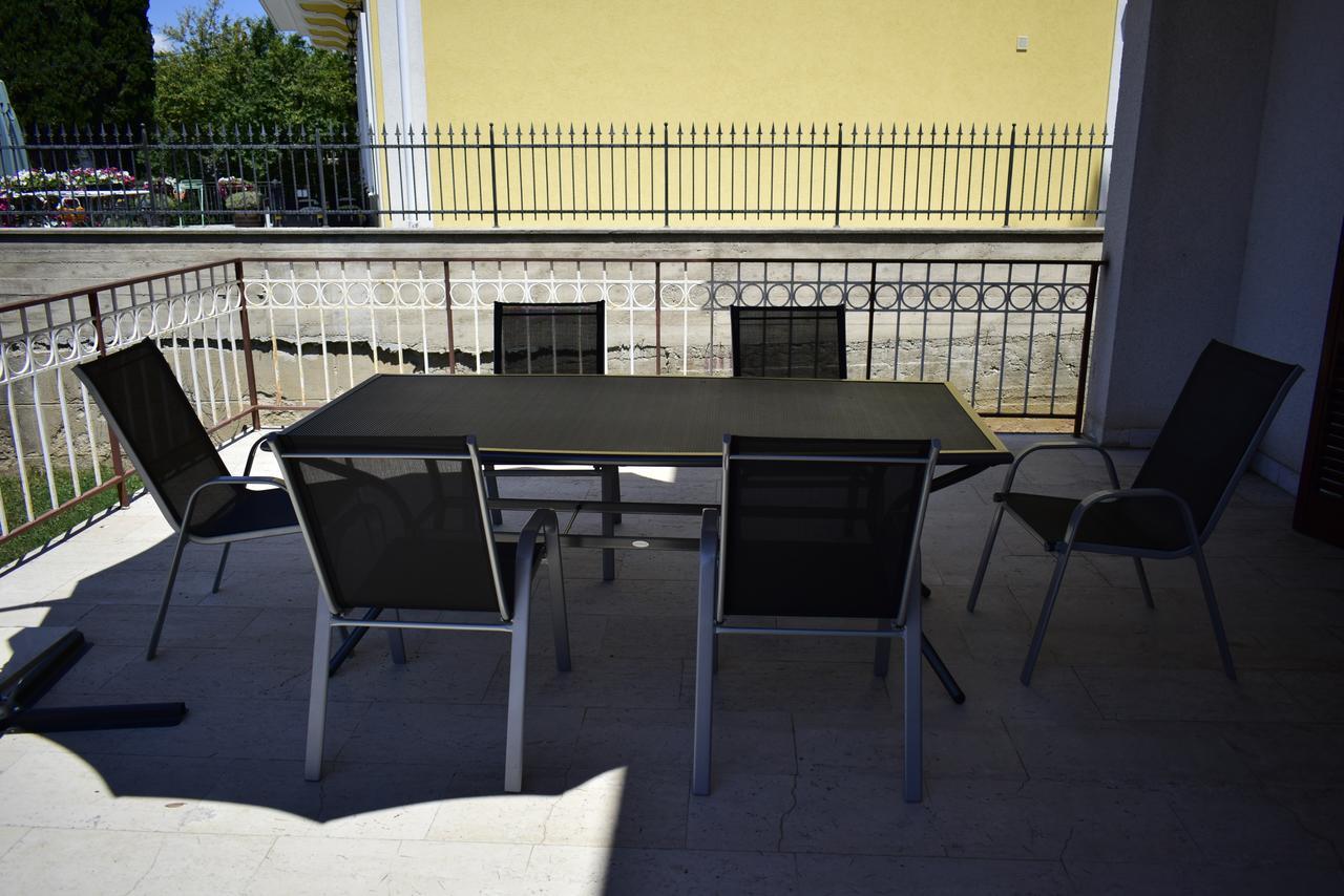 Apartment Faith Malinska Bagian luar foto