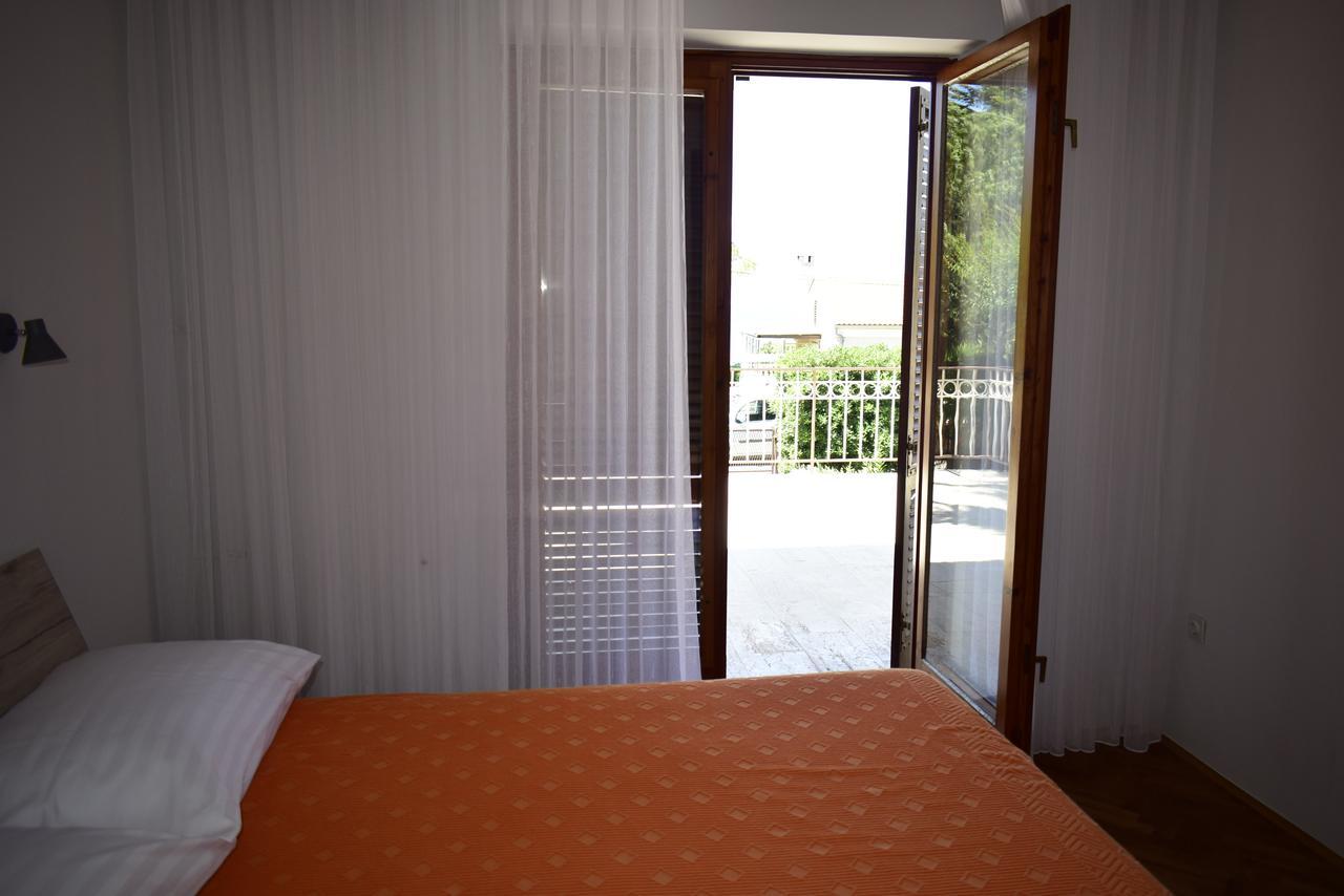 Apartment Faith Malinska Bagian luar foto